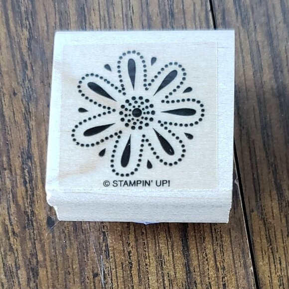 Stampin Up 2x2 Inch Polka Dot Flower Wood Mounted Rubber Stamp - Picture 1 of 8